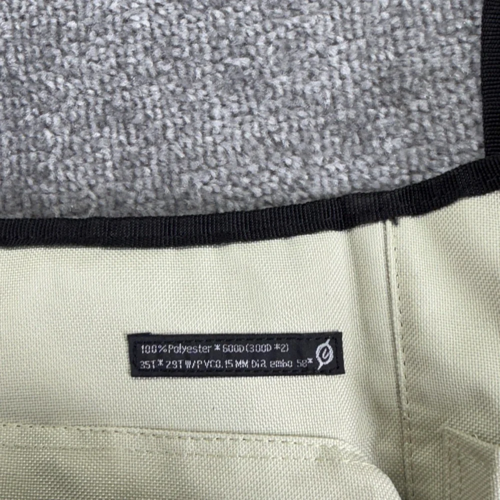 Compack Team Shoulder Messenger Bag Cream Watch The Frog Warner Bros Collectible